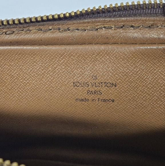 Louis Vuitton Vintage 1991 Marly Clutch In Brown LV Monogram - Picture 12 of 14
